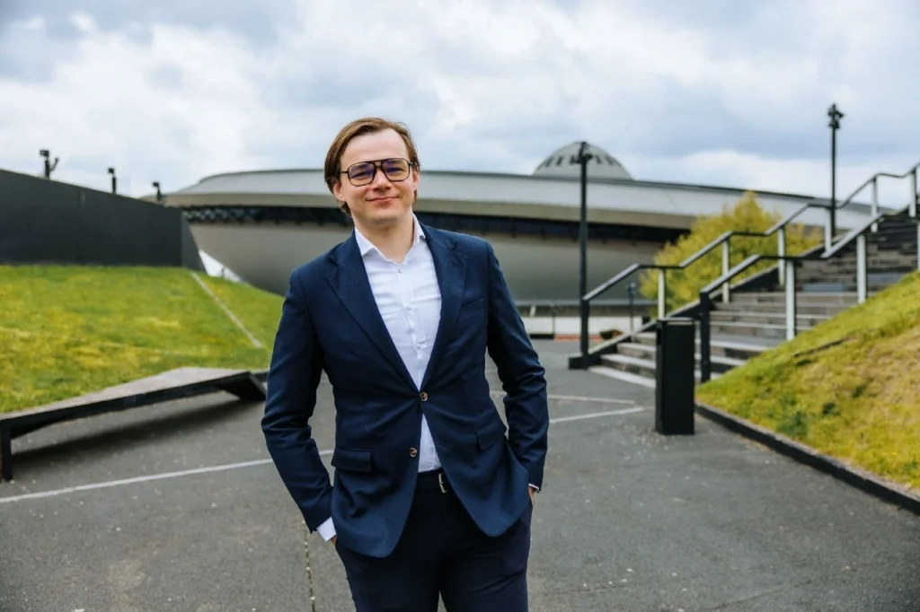 Adrian Stelmach – transformacja cyfrowa produkcji – rozwiązania z zakresu nowych technologii i internetu rzeczy