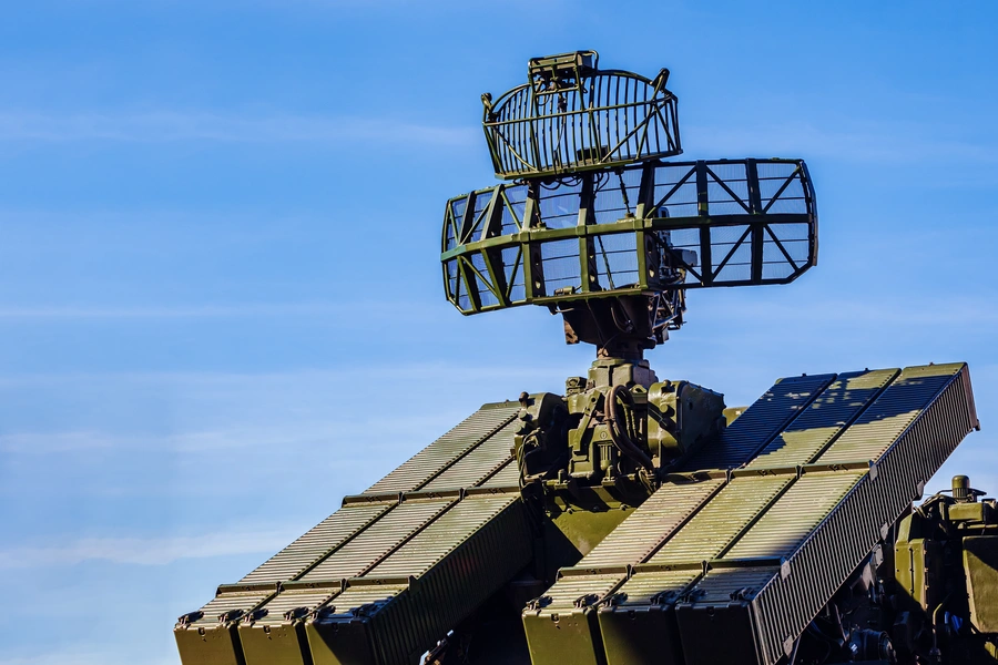 rozwiązania dla branży zbrojeniowej (radar wojskowy)