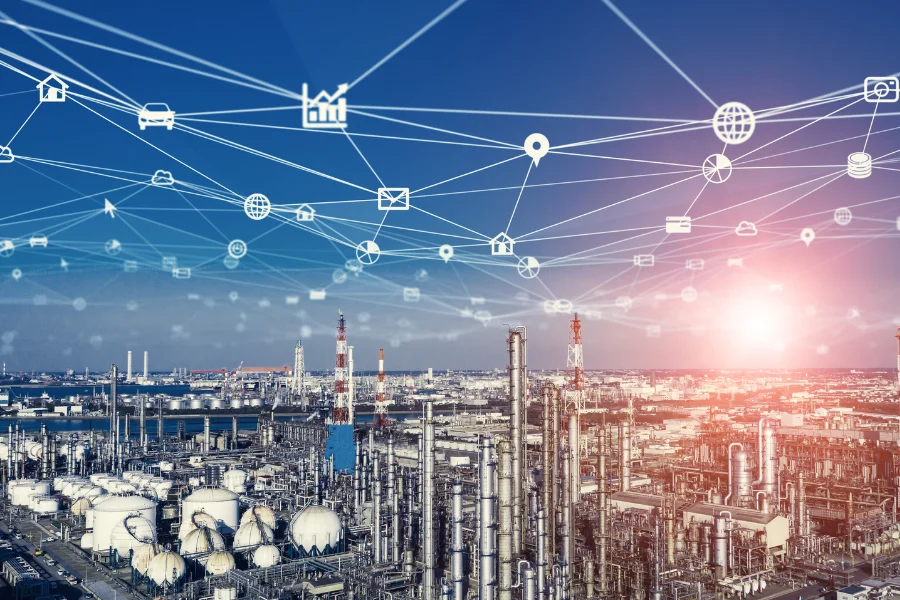 Industry 5.0: Why Is the Revolution Speeding Up?
(Graphic showing an industrial environment connected by data)